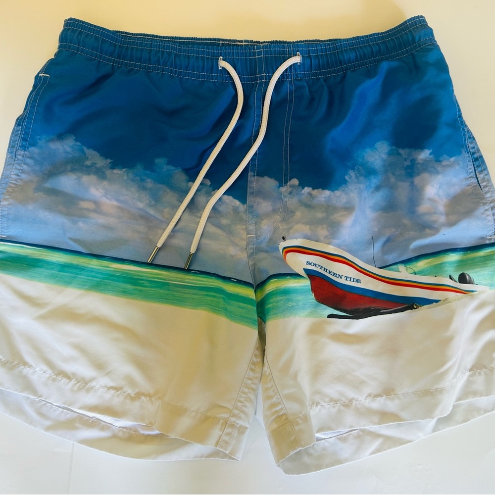 Men’s Size Small Southern Tide Swim Trunks